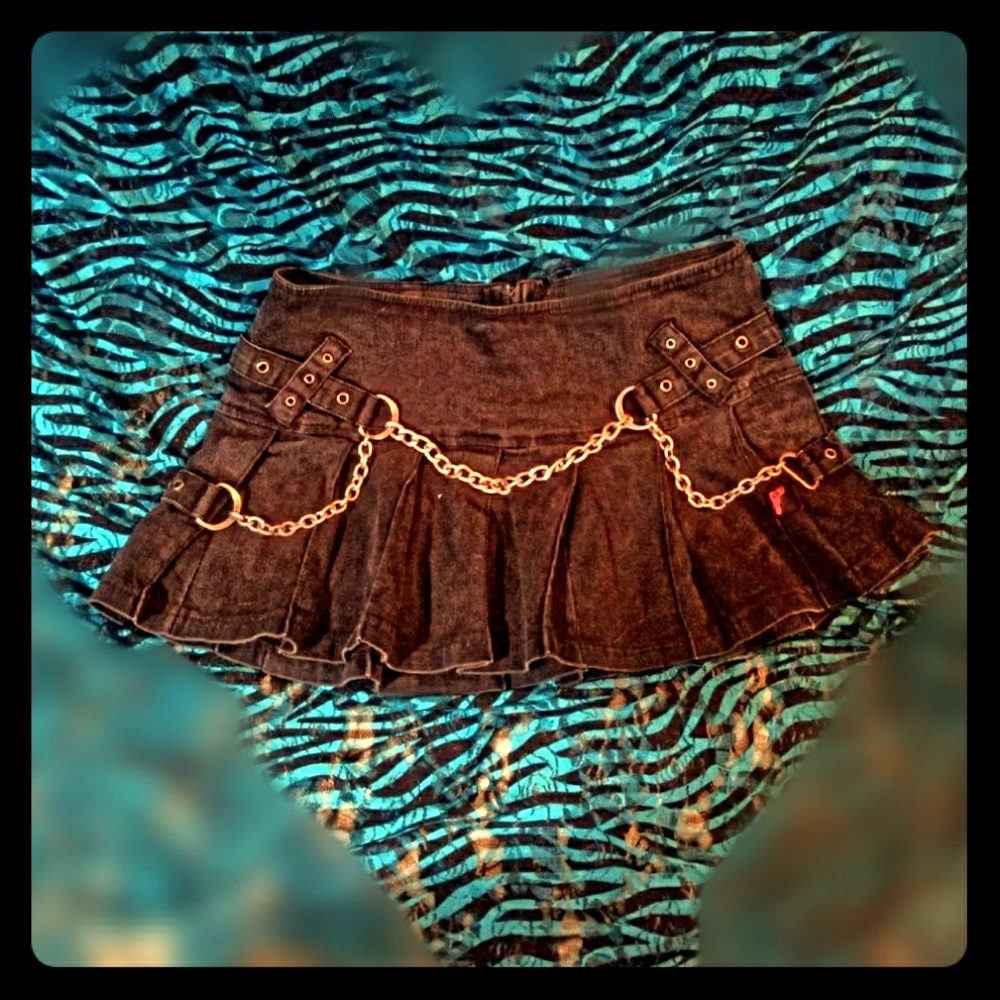 Pleated black rocker mimi skirt